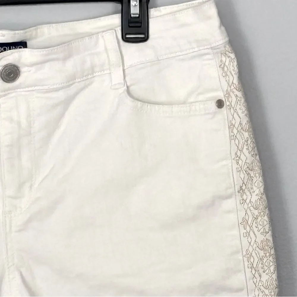 Bandolino | Mandie Women’s Stitch Side Embroidery White Casual Shorts Size 12
